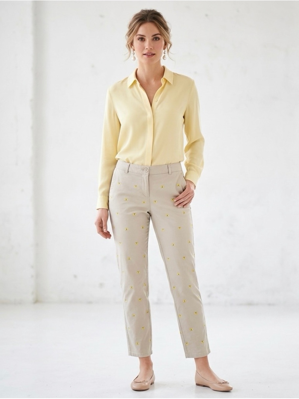 Talbots Women’s The Weekend Chino Butterfly Embroidered Pants Size 10
